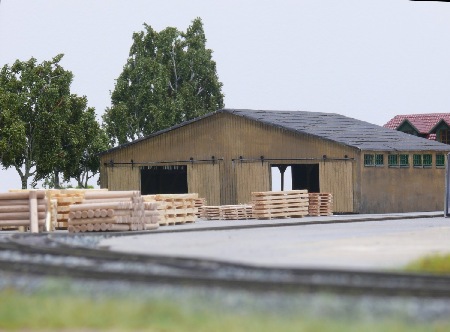 MEC Stadthagen: Holzschuppen der Holzhandlung Heine. Juli 2011