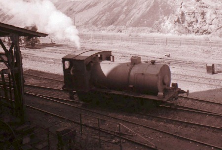 MEC Stadthagen: Georgschacht: Die von Barsinghausen übernommene Hanomag-Lok im Einsatz. um 1960. Quelle; Berg- und Stadtmuseum Obernkirchen