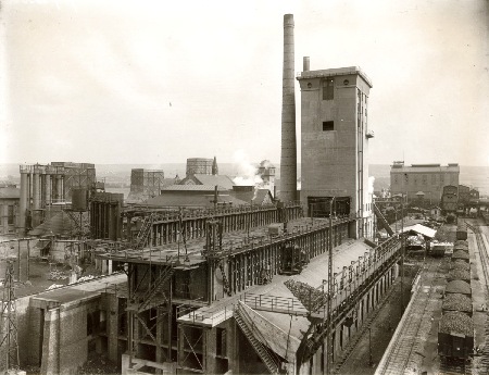 MEC Stadthagen: Georgschacht: neue Kokerei noch mit 50 Batterieöfen 1926. Werksfoto Krupp-Koppers, Essen. Quelle: Berg- u. Stadtmuseum Obernkirchen 