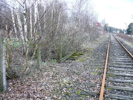 MEC Stadthagen: Bahnhof Sülbeck - Links die Reste von Gleis 2 im Jahr 2009