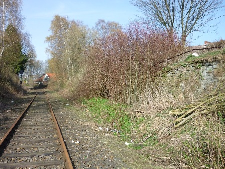 MEC Stadthagen: Anschluss Liethstolln - rechts die Trasse des ehemaligen Anschlussgleises im Jahr 2010