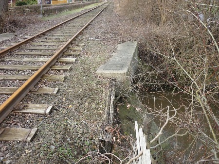 MEC Stadthagen: Brücke über den "Krummen Bach". 2011